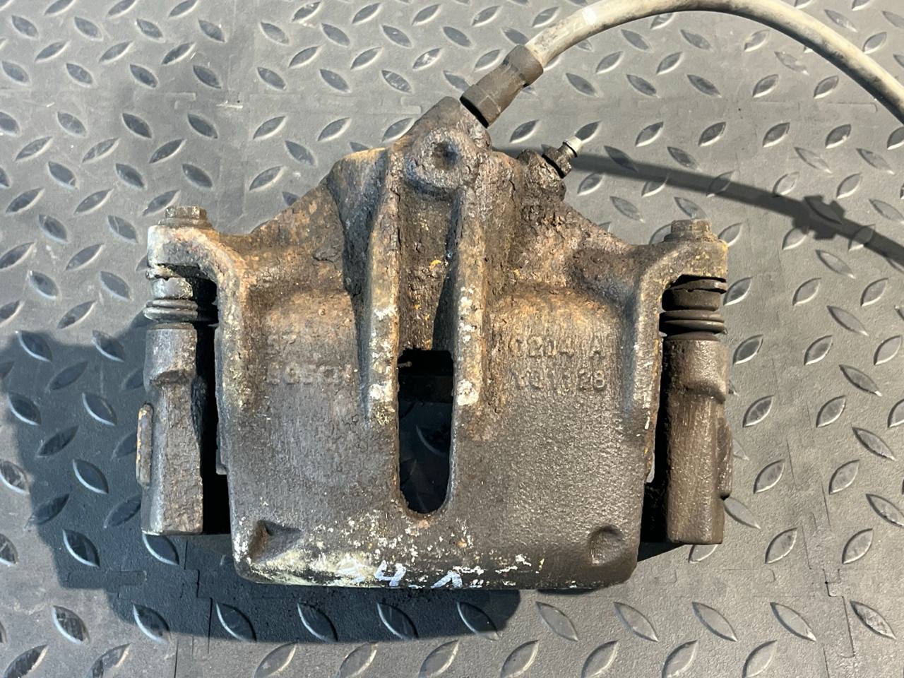 Суппорт передний левый Ford Mondeo/3 2000-2007