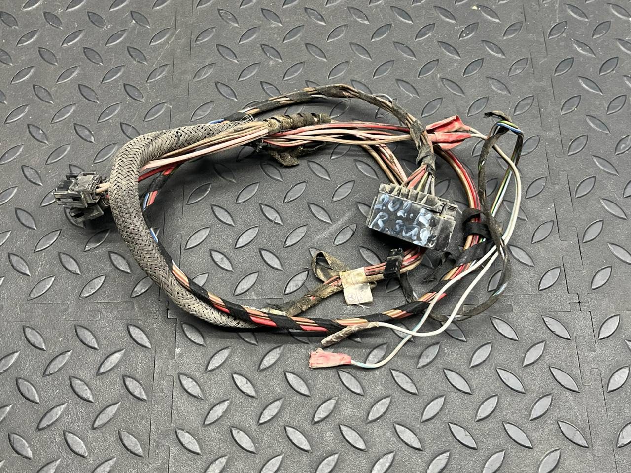 Проводка двери задняя правая Mercedes C/W202 1993-2001