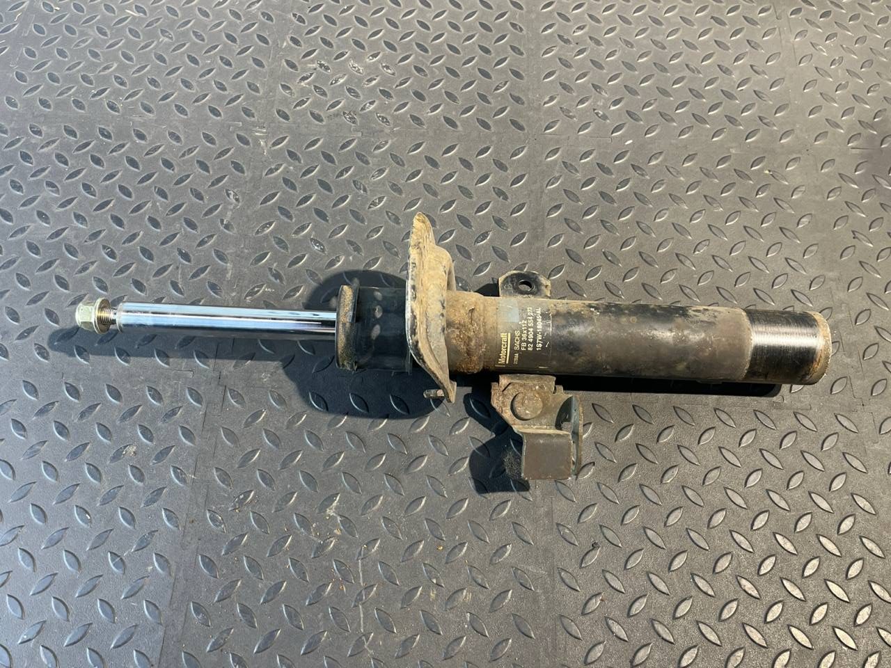 Амортизатор передний левый Ford Mondeo/3 2000-2007