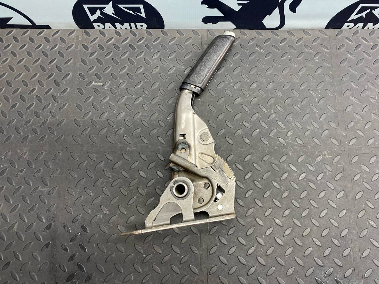 Рычаг стояночного тормоза Ford Focus/2 2004-2011