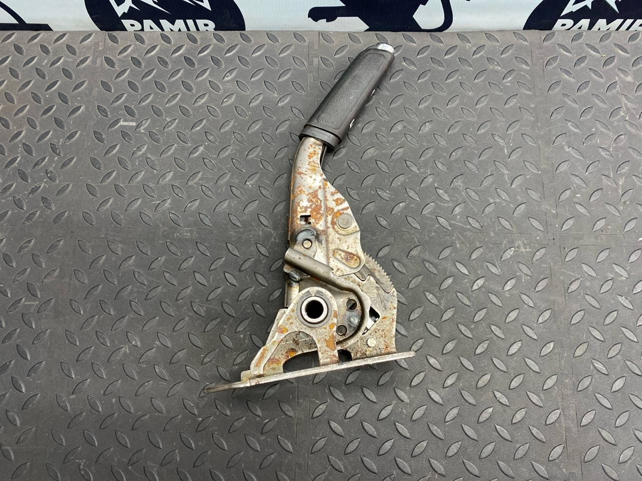 Рычаг стояночного тормоза Ford Focus/2 2004-2011