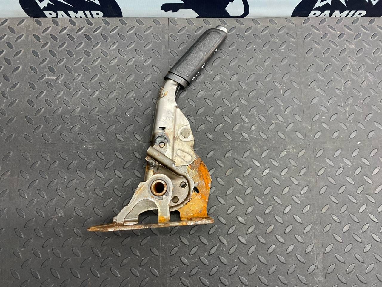 Рычаг стояночного тормоза Ford Focus/2 2004-2011