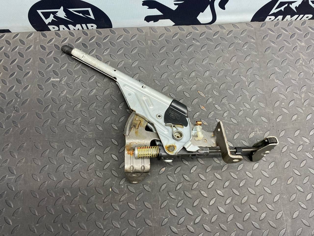 Рычаг стояночного тормоза BMW 3/E90 2004-2013