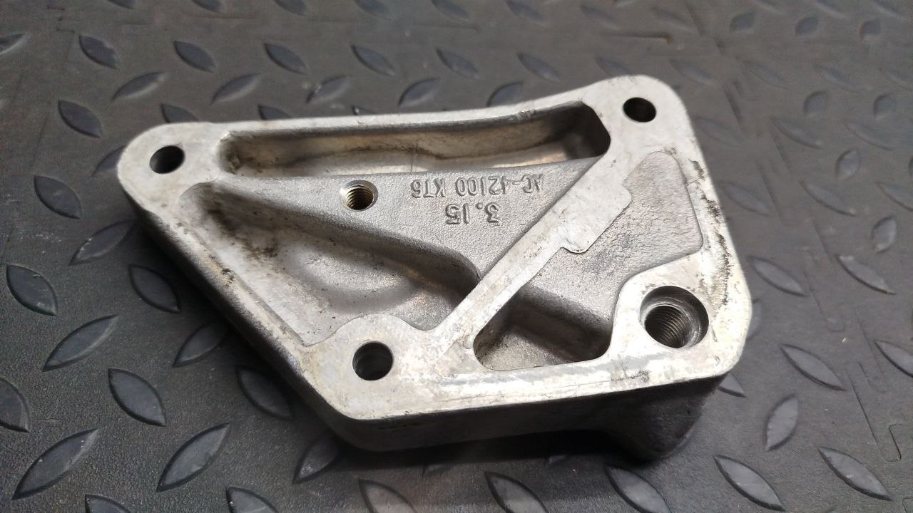 Кронштейн двигателя Mercedes B/W245 2005-2011