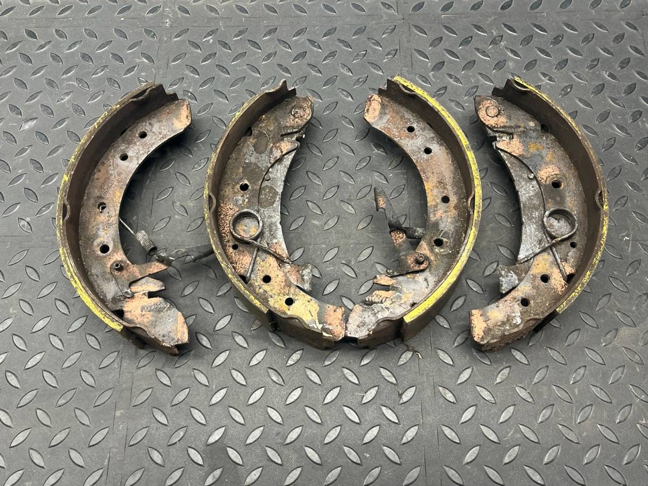 Колодки стояночного тормоза Peugeot Expert/2 2007-2016