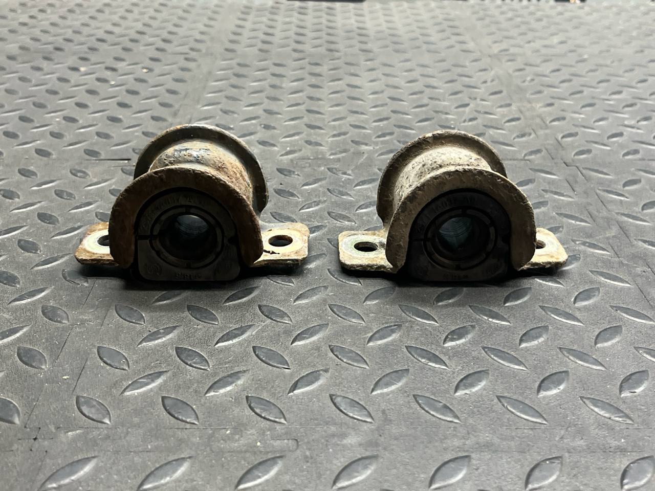 Кронштейн крепления стабилизатора задний Ford Mondeo/3 2000-2007