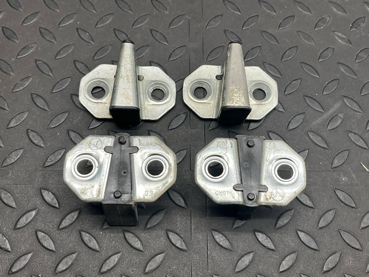 Ответная часть замка двери Mercedes C/W202 1993-2001