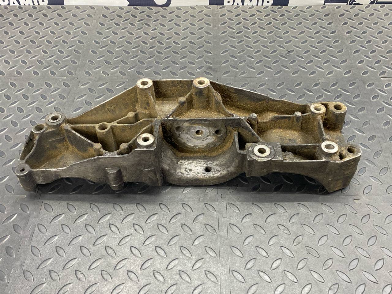 Кронштейн генератора Ford Transit 2000-2006