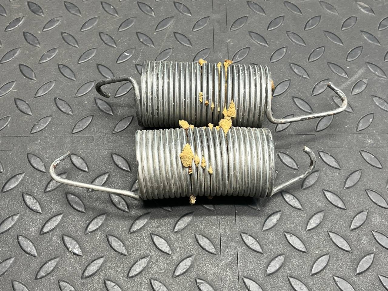 Пружина крышки багажника Mercedes C/W202 1993-2001