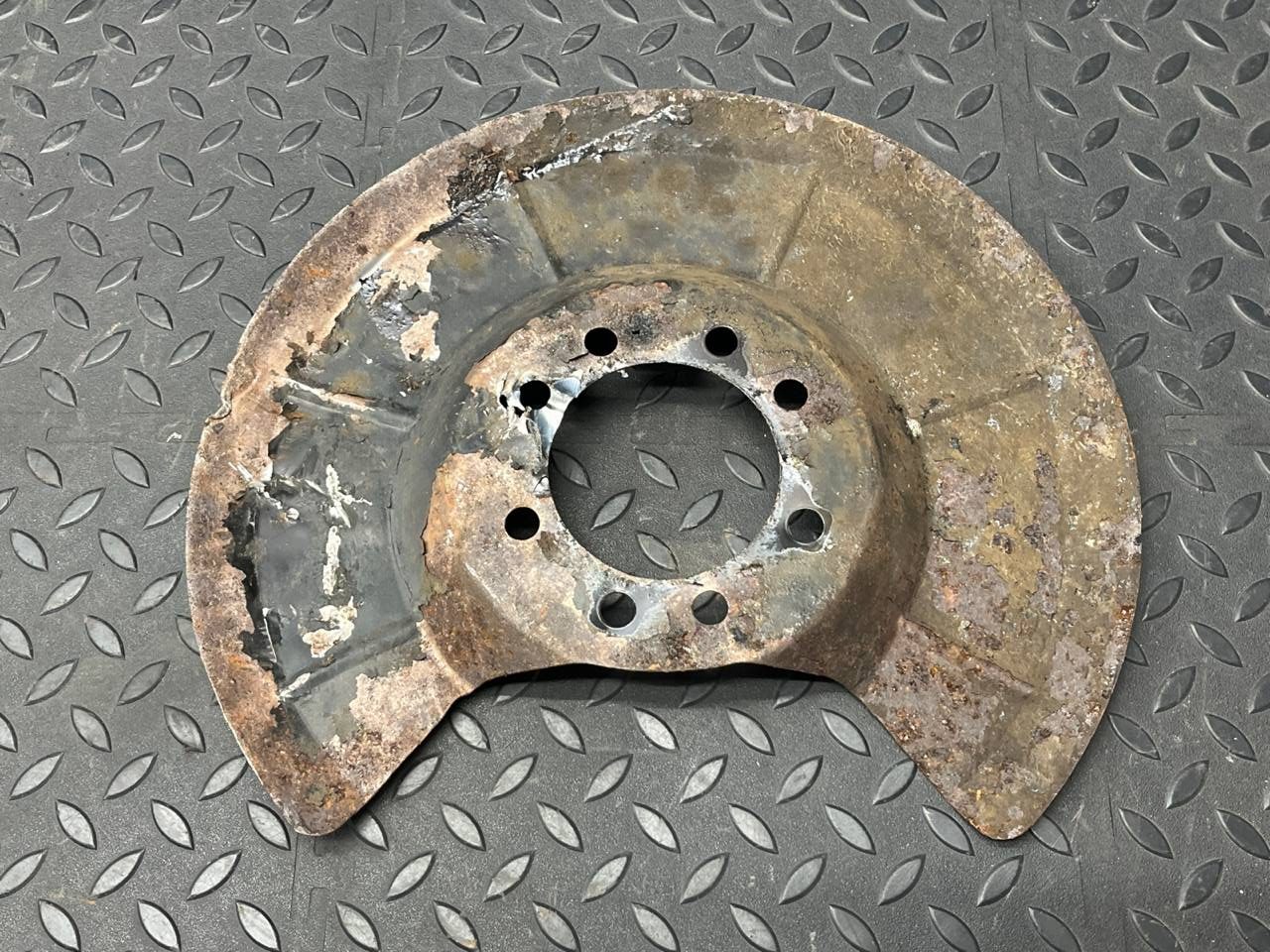 Щит тормозной (Пыльник) задний Ford Focus/2 2004-2011