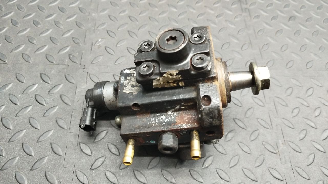 Насос топливный (ТНВД) Opel Zafira/B 2005-2014