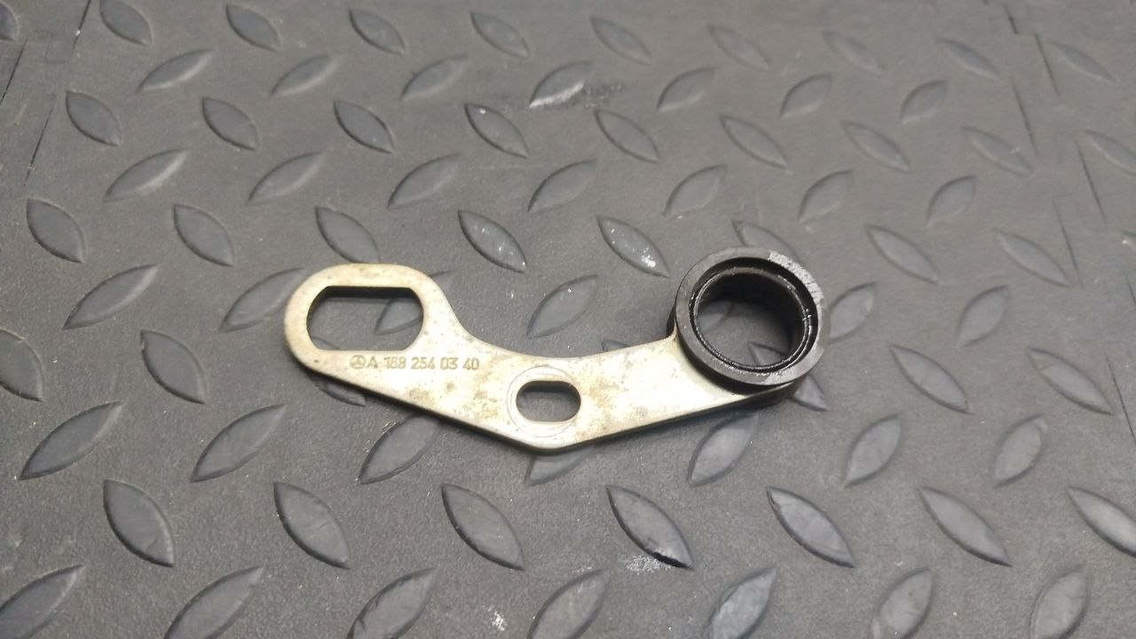 Кронштейн подшипника выжимного Mercedes B/W245 2005-2011