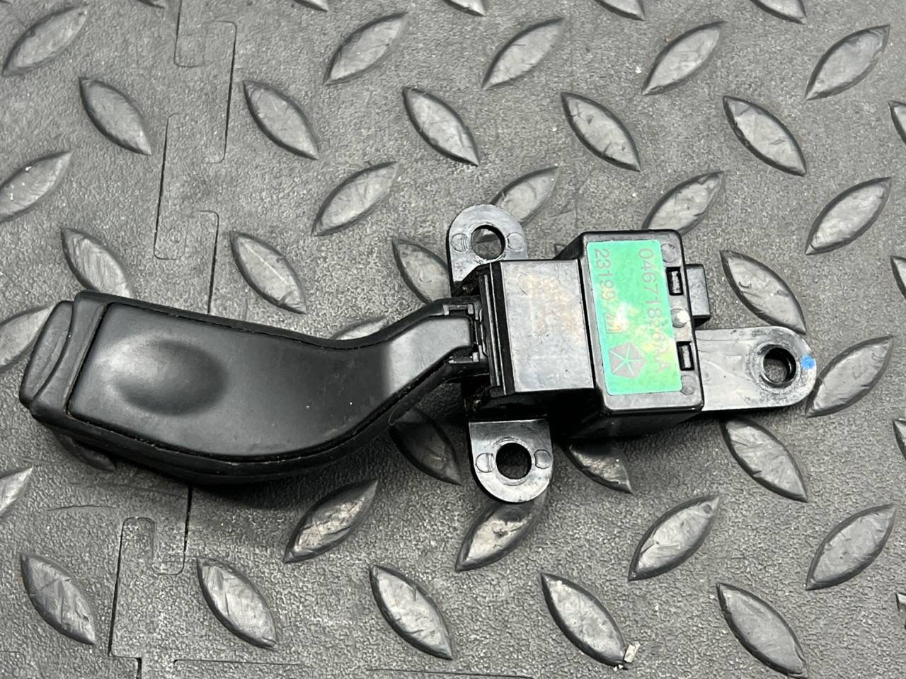 Переключатель круиз контроля Chrysler PT Cruiser 2000-2010