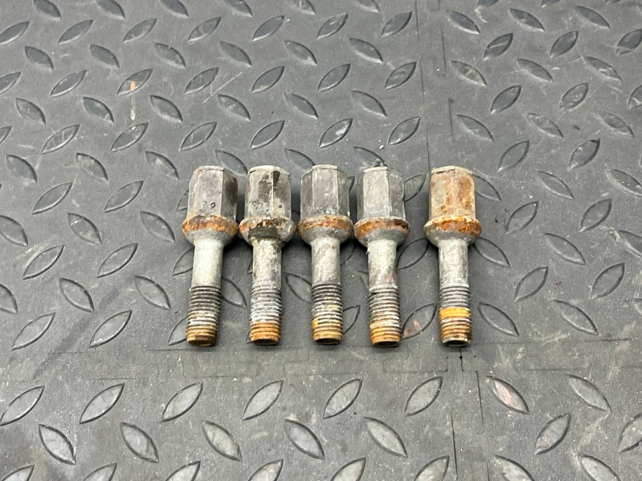 Болт колесный Mercedes C/W202 1993-2001