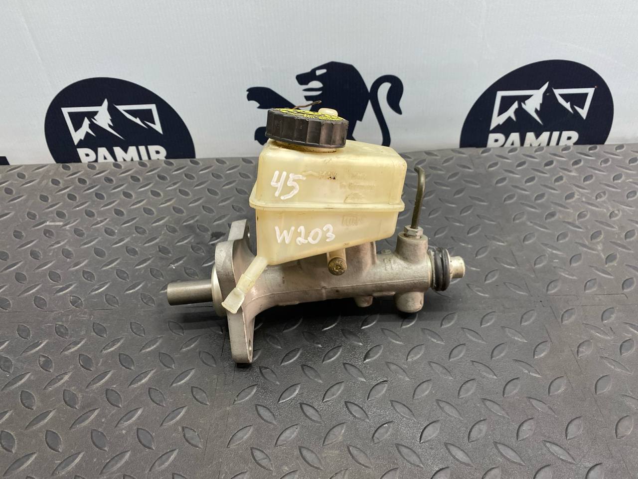 Цилиндр тормозной главный Mercedes C/W203 2000-2008