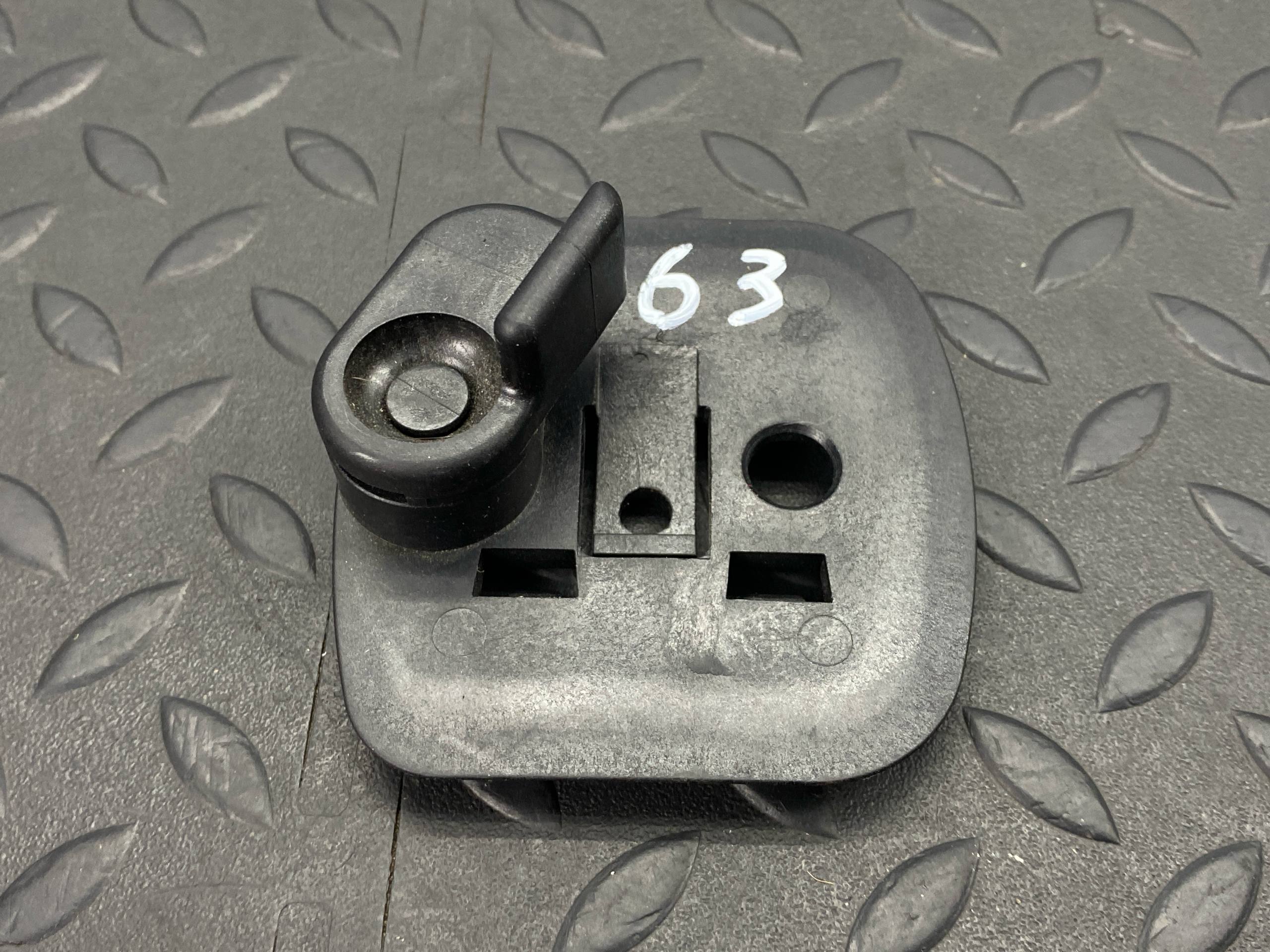 Кронштейн знака аварийной остановки Mercedes C/W202 1993-2001