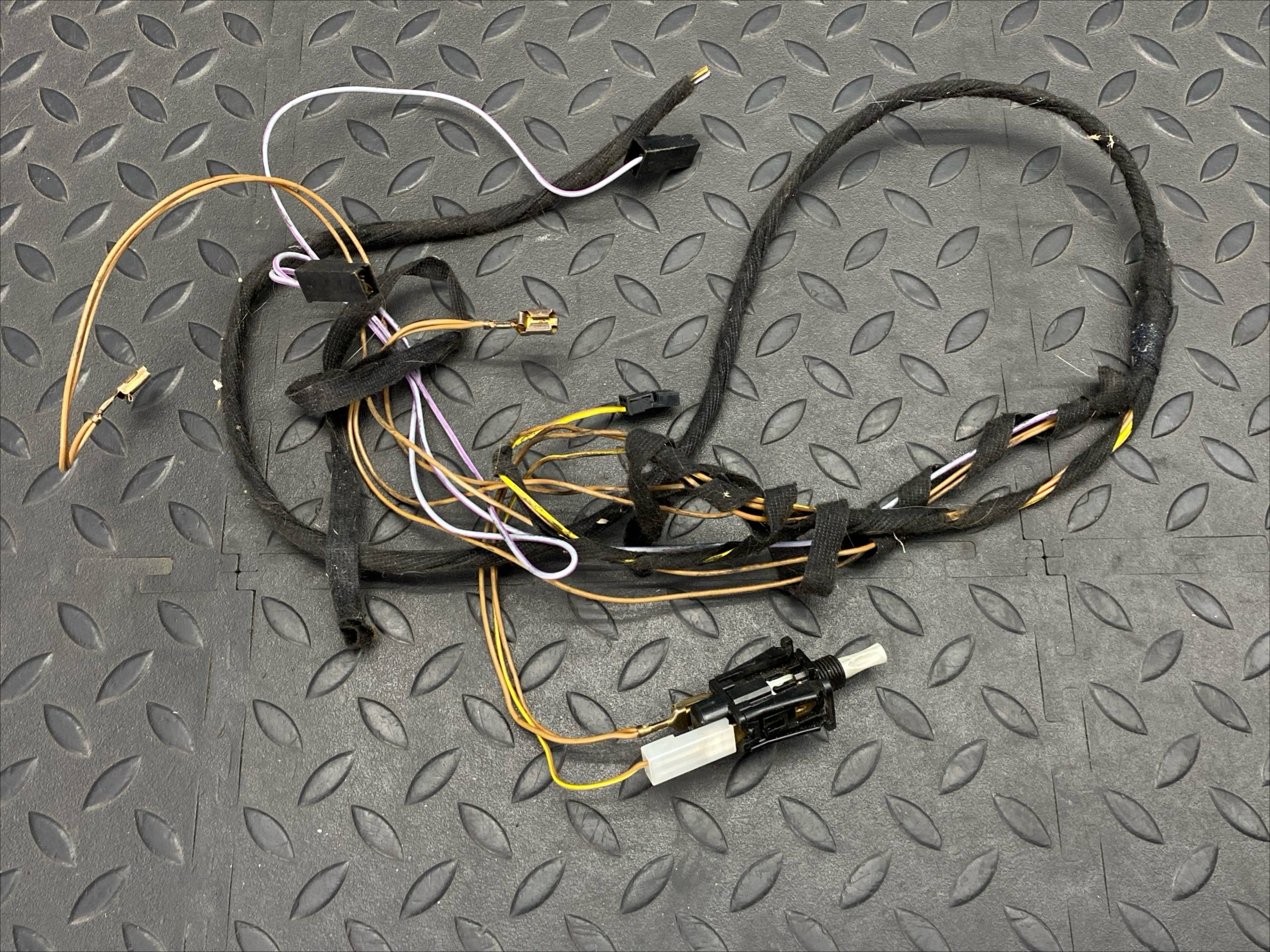 Выключатель концевой Mercedes C/W202 1993-2001