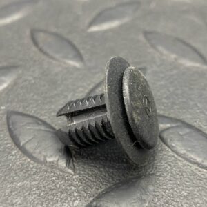 Клипса Mercedes C/W202 1993-2001