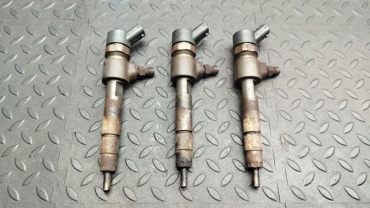 Форсунка дизельная Opel Zafira/B 2005-2014