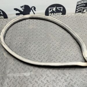 Уплотнитель капота Mercedes Vito/W638 1996-2003