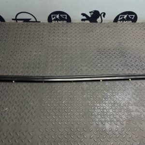 Уплотнитель двери передний левый Mercedes C/W202 1993-2001