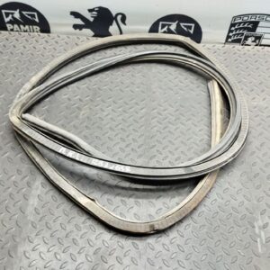 Уплотнитель  двери передний Mercedes Vito/W638 1996-2003