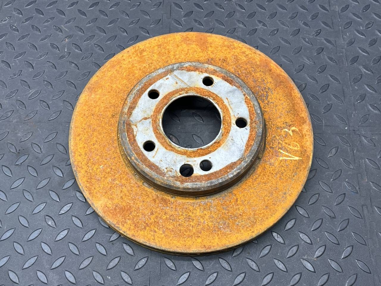 Диск тормозной передний Mercedes C/W202 1993-2001