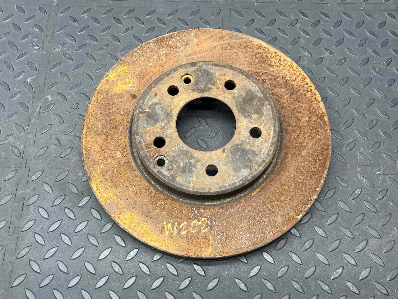 Диск тормозной передний Mercedes C/W202 1993-2001