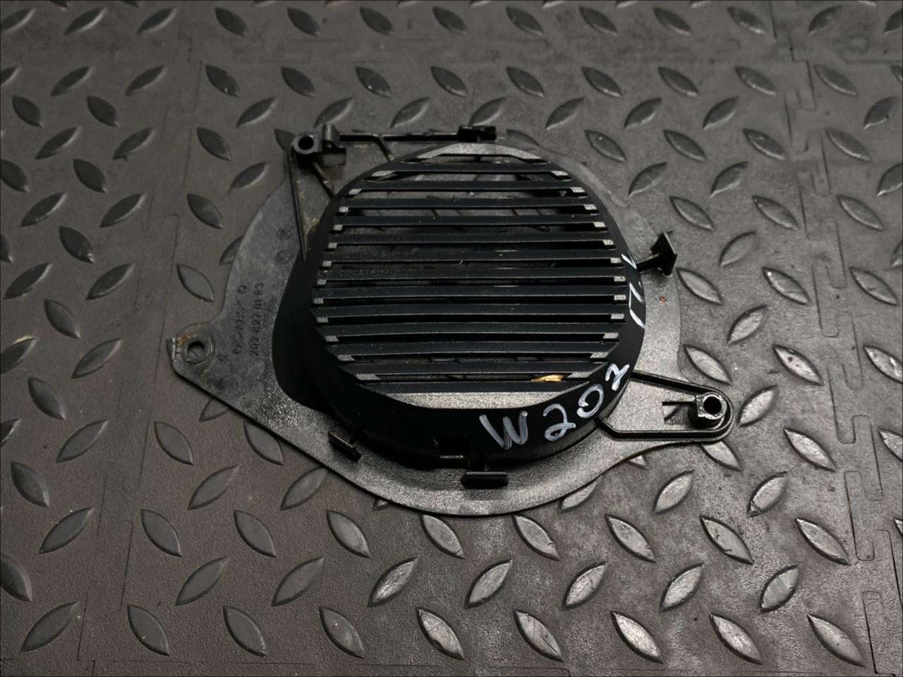 Накладка двери передняя левая Mercedes C/W202 1993-2001