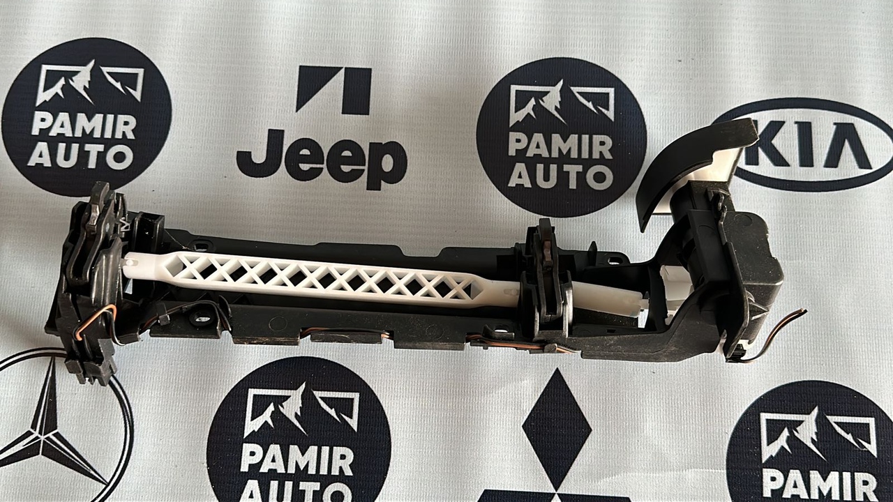 Замок бардачка Mercedes E/W211 2002-2009