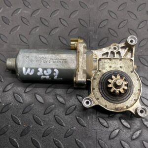 Моторчик стеклоподъемника передний левый Mercedes C/W202 1993-2001