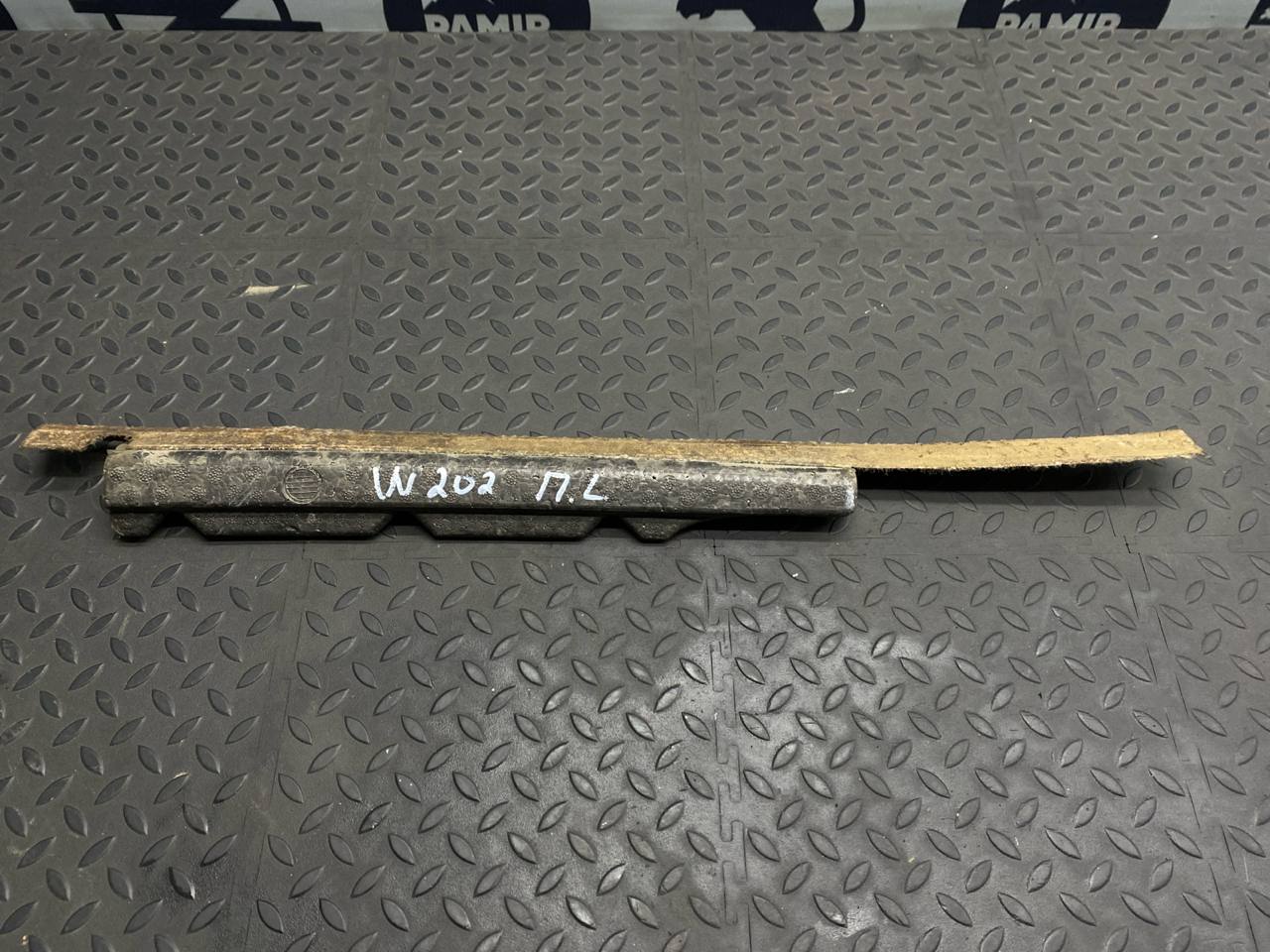 Накладка двери передняя левая Mercedes C/W202 1993-2001