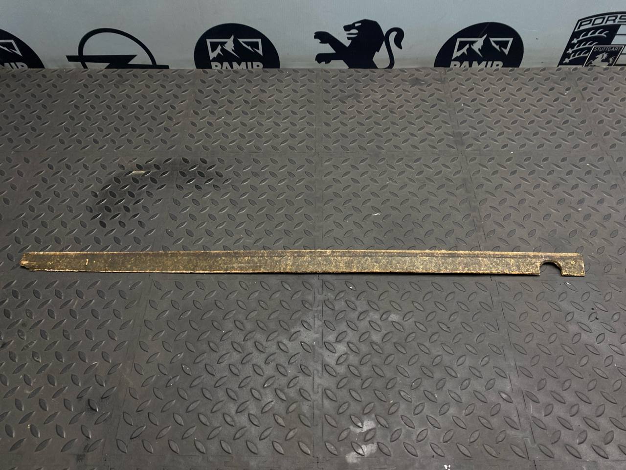 Накладка двери передняя левая Mercedes C/W202 1993-2001