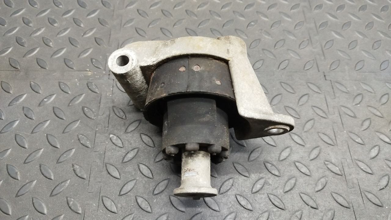 Опора двигателя Opel Astra/H 2004-2014