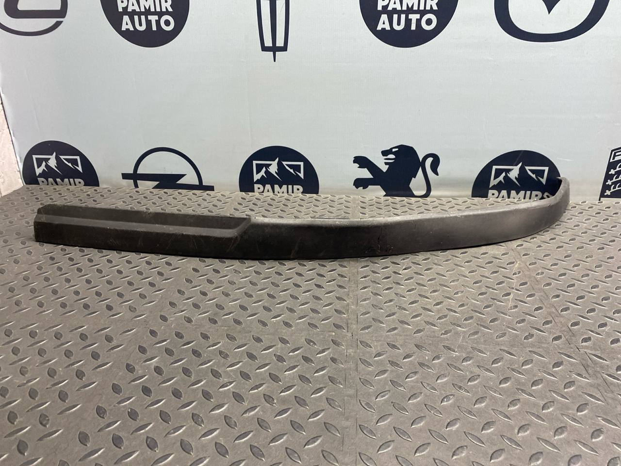 Спойлер бампера (Юбка) правый Opel Astra/H 2004-2014