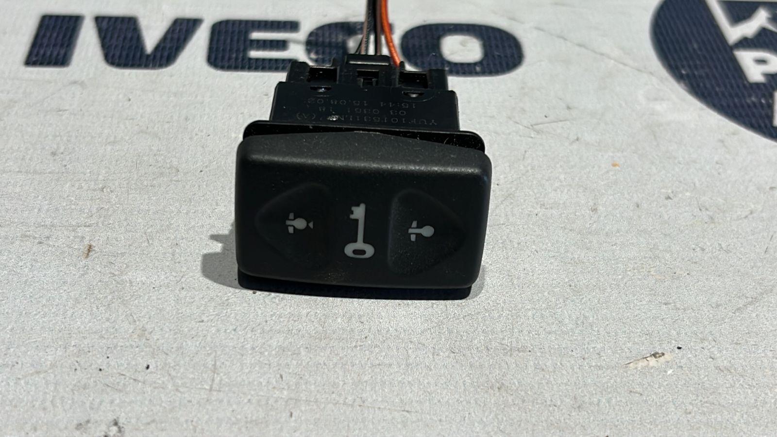 Кнопка центрального замка Land Rover Freelander 1998-2006