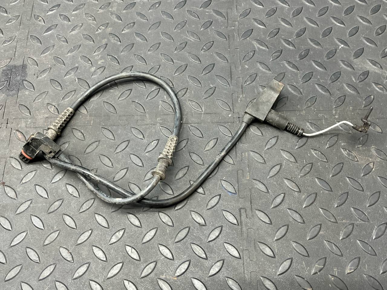 Датчик износа колодок Mercedes C/W202 1993-2001