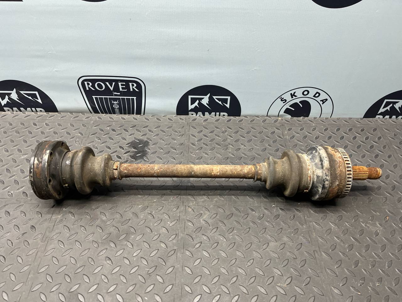 Полуось задняя Mercedes C/W202 1993-2001