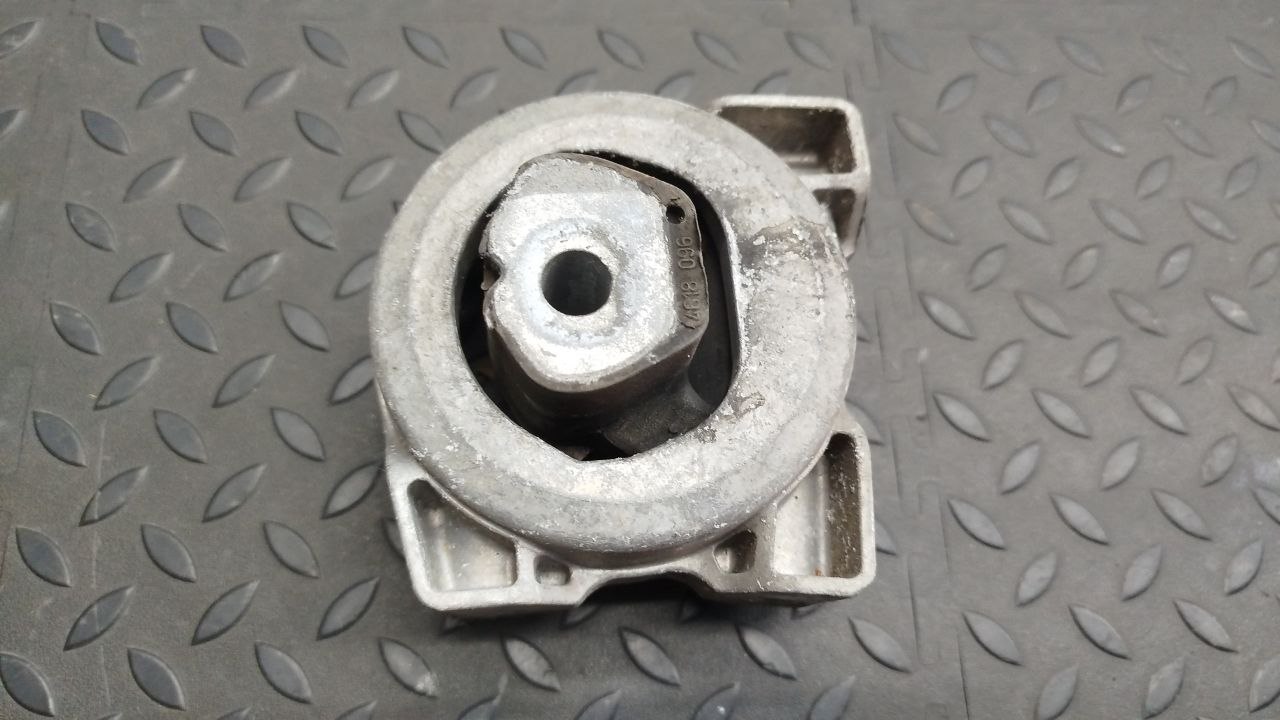 Опора двигателя Mercedes B/W245 2005-2011