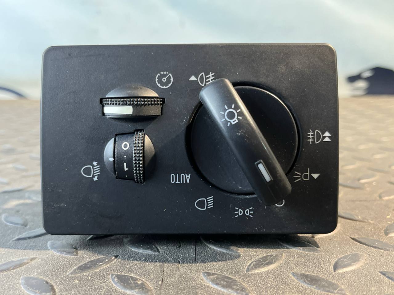 Переключатель света фар Ford Focus/2 2004-2011