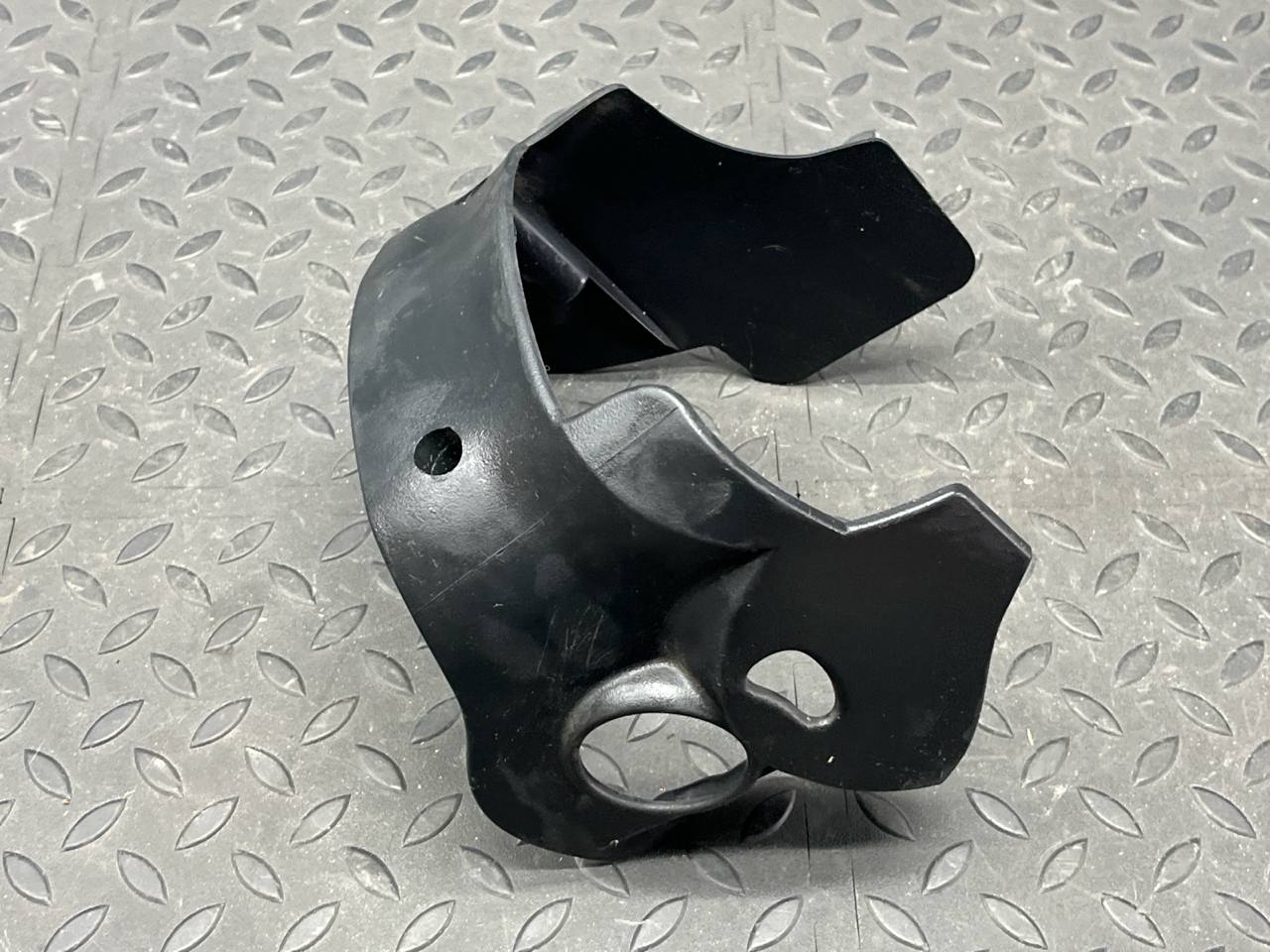 Кожух рулевой колонки верхний Chrysler Voyager/4 2000-2008