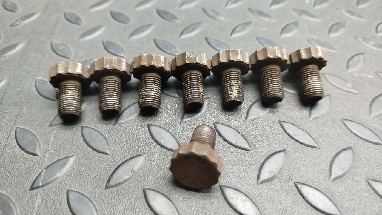 Болт маховика Mercedes B/W245 2005-2011