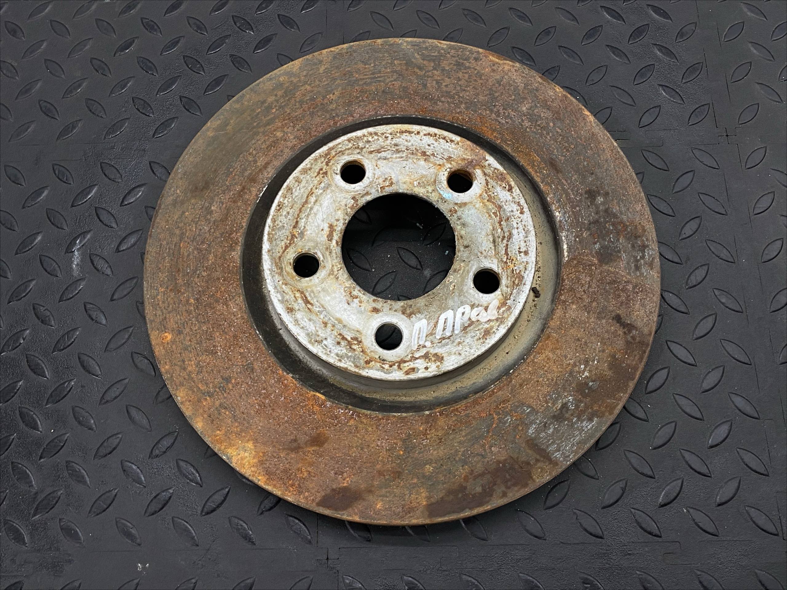 Диск тормозной передний Chrysler PT Cruiser 2000-2010