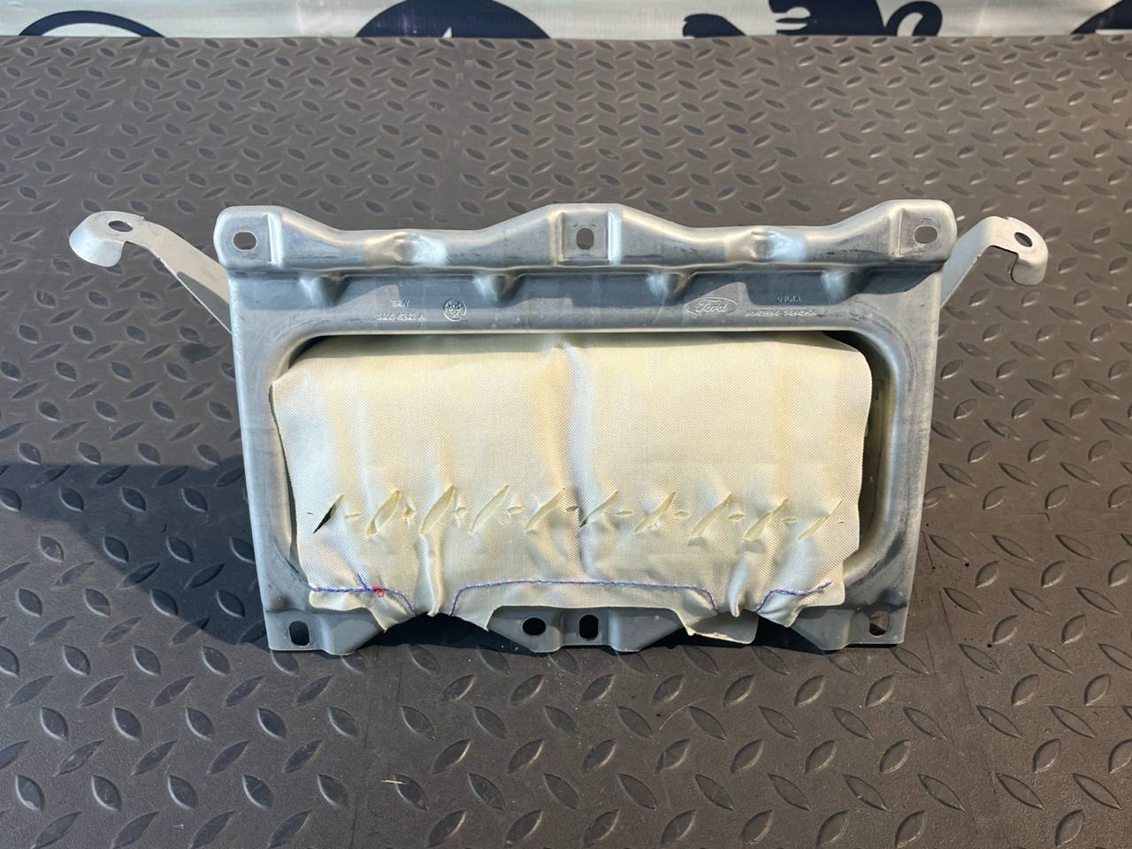 Подушка безопасности в торпедо Ford Focus/2 2004-2011