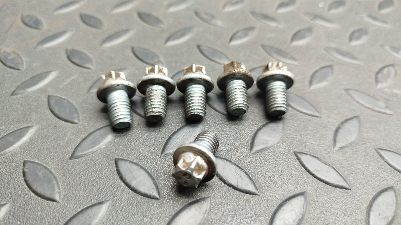 Болт корзины сцепления Mercedes B/W245 2005-2011