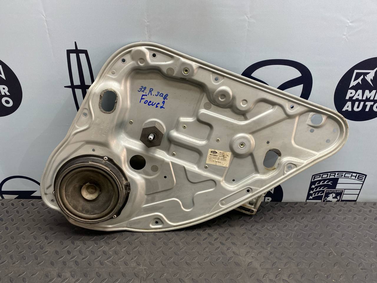 Стеклоподъемник задний правый Ford Focus/2 2004-2011