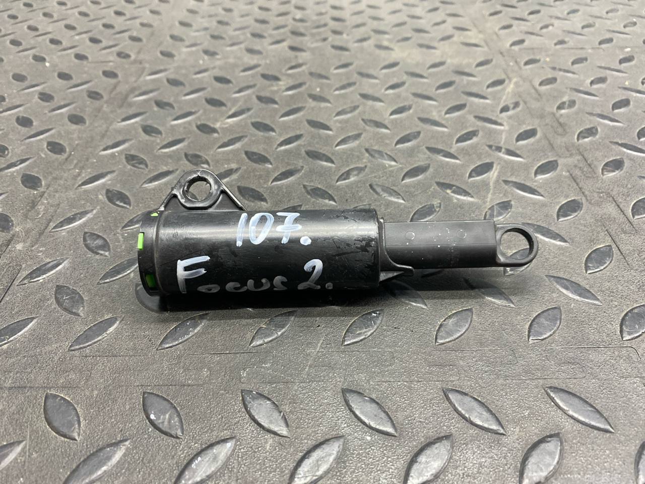 Демпфер бардачка Ford Focus/2 2004-2011