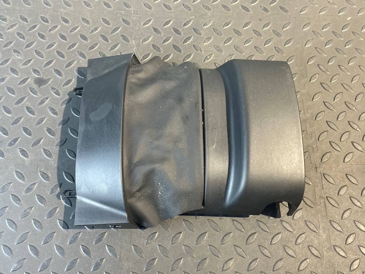 Кожух рулевой колонки верхний Ford Focus/2 2004-2011