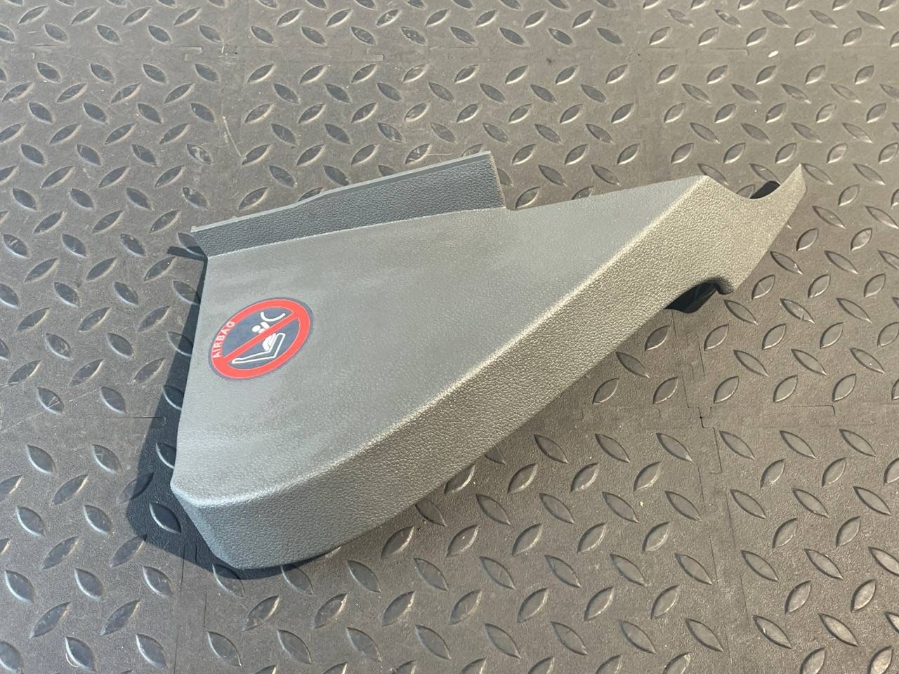 Накладка на торпедо правая Ford Focus/2 2004-2011