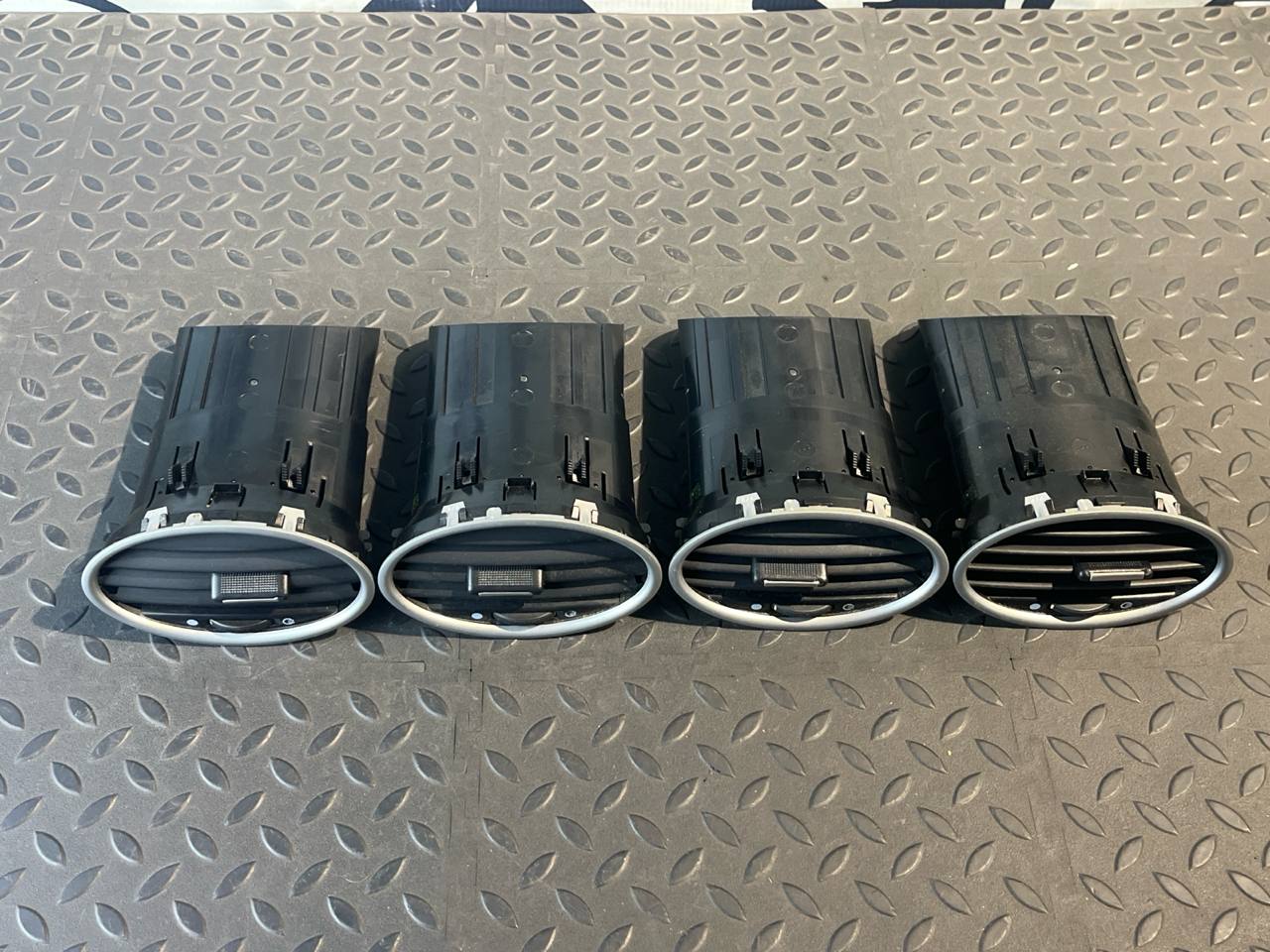 Дефлектор воздушный Ford Focus/2 2004-2011